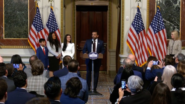 Kash Patel vereidigt als FBI-Direktor – Ein historischer Moment!