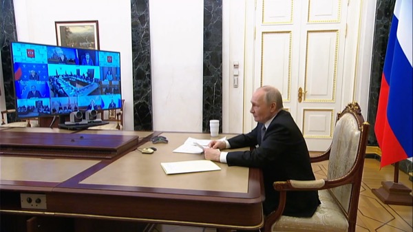 Putin diskutiert Kulturpolitik: Rat für Kunst & Gesellschaft unter der Lupe