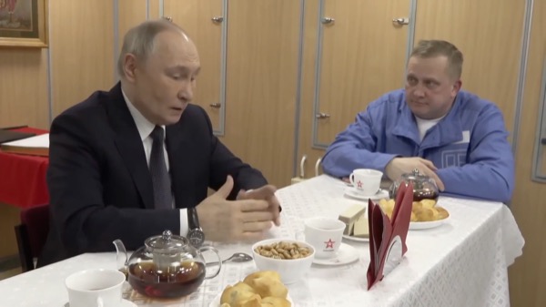 Putin auf dem U-Boot „Archangelsk“: Marine, Ukraine & Friedensplan