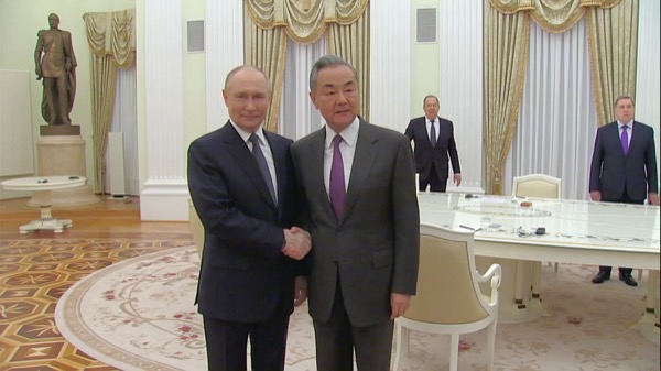 Putin trifft Chinas Außenminister Wang Yi – Vorbereitung auf Xi Jinpings Russland-Besuch